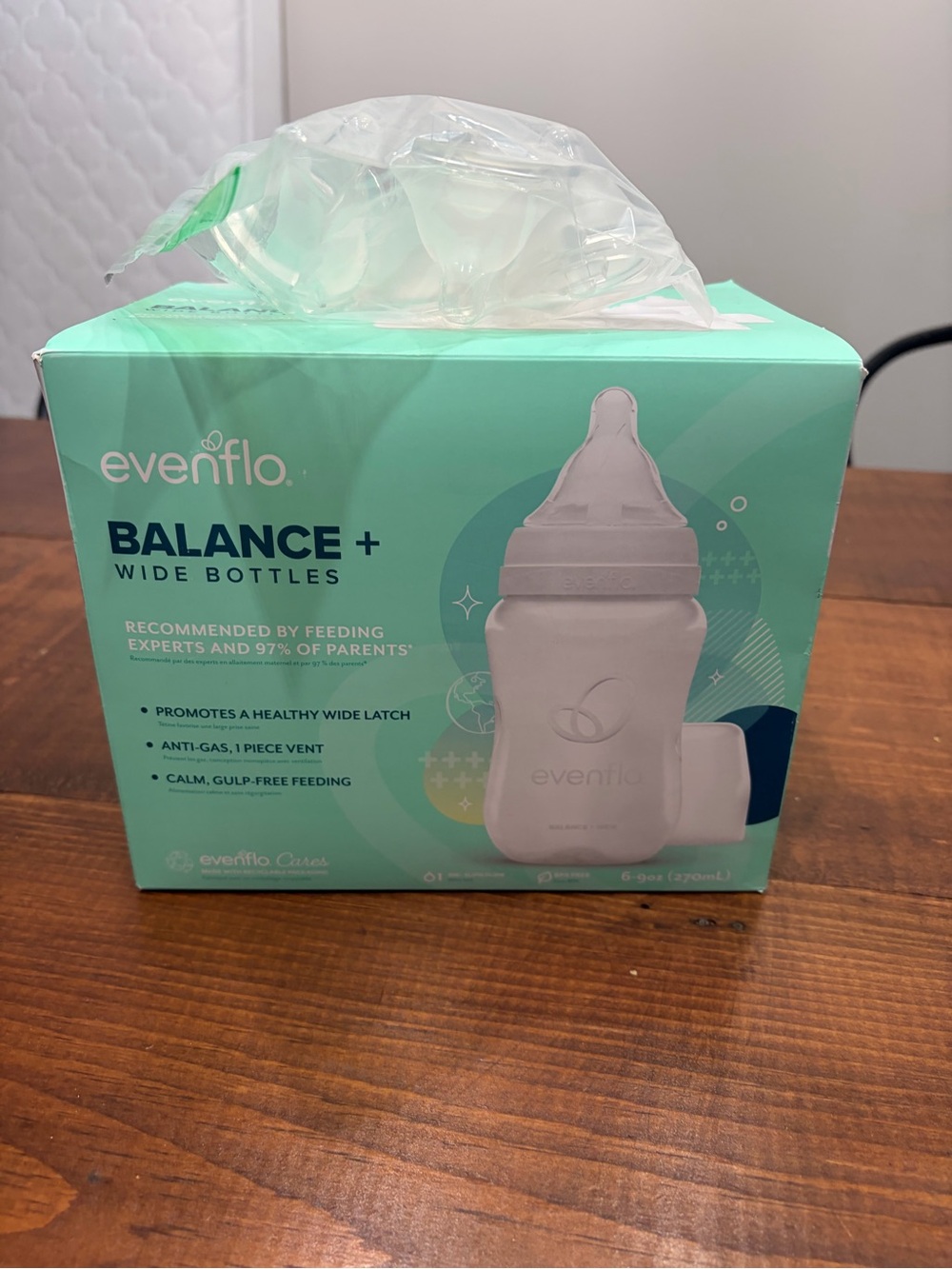 Evenflo wide neck 9oz bottles & extra nipples